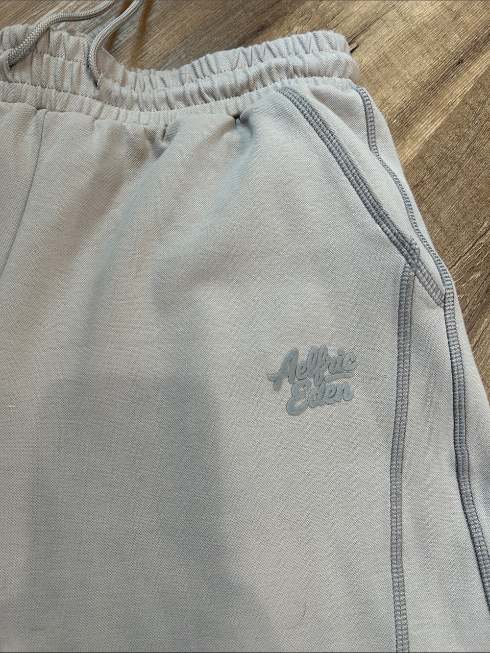 Aelfric Eden Light Gray Hoodie & jorts set - Picture 12 of 16